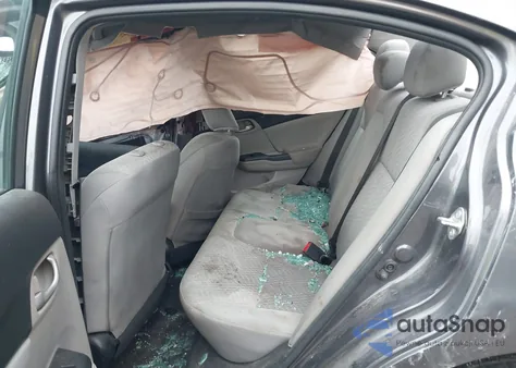 2015 Honda Civic Lx z USA, uszkodzony, nr VIN 19XFB2F52FE115959